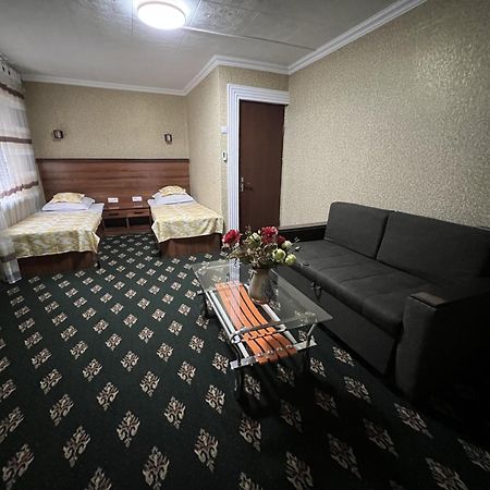 Готель Status House Фергана Екстер'єр фото